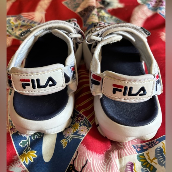 Fila White/Blue Sporty Disruptor Velcro Sandals. Size 8 GUC. - Picture 3 of 7